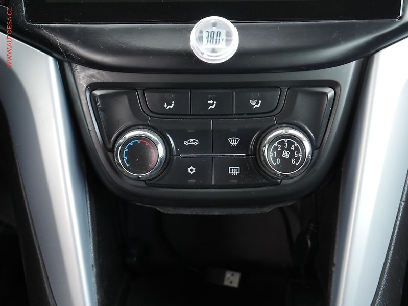 Opel Zafira (2016) 1.6 CDTi, AC, park.kamera - fotka 13 z 15