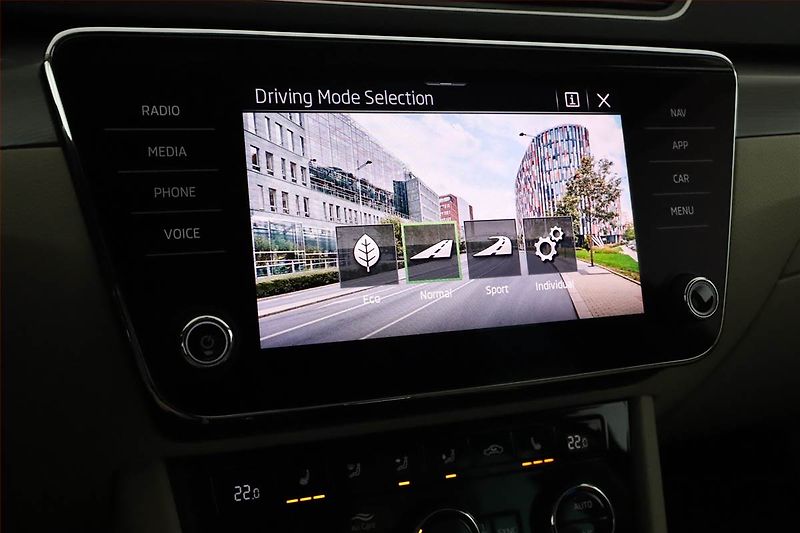 Škoda Superb (2022) Style 2.0 TDI - fotka 16 z 20