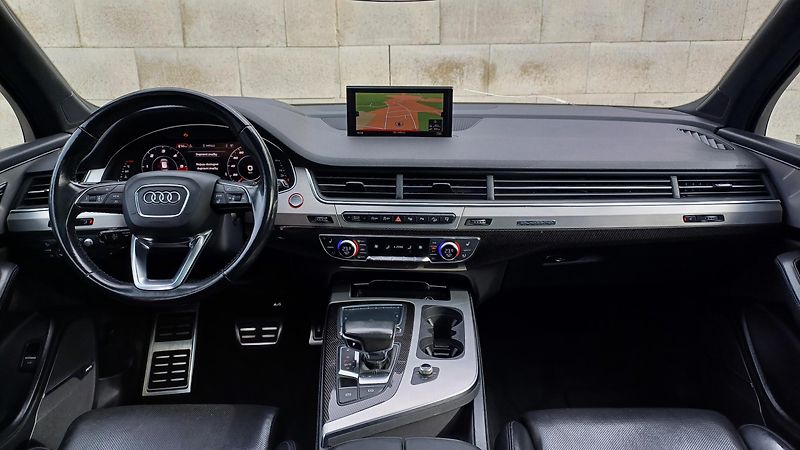 Audi SQ7 S-LINE 4.0 TDI 320kW 7míst. - fotka 19 z 50