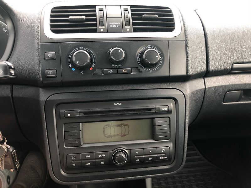 Škoda Roomster A 1.6i Scotline - fotka 20 z 27