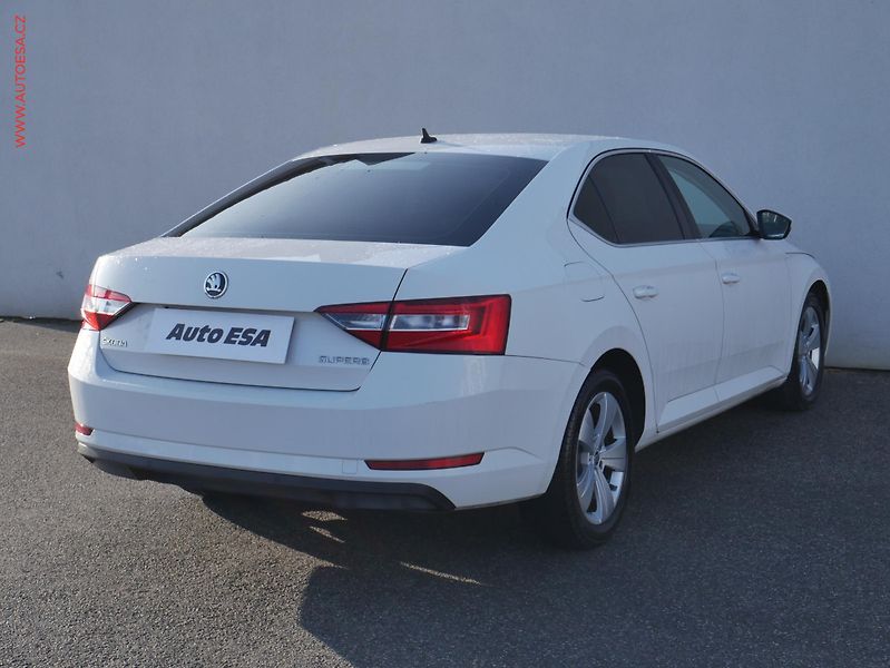Škoda Superb (2017) 2.0 TDi, ČR, Ambition, bixen - fotka 4 z 25