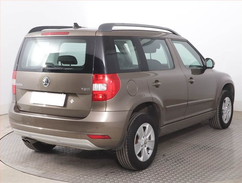 Škoda Yeti (2014) 1.4 TSI, Automat, Serv.kniha - fotka 5 z 17