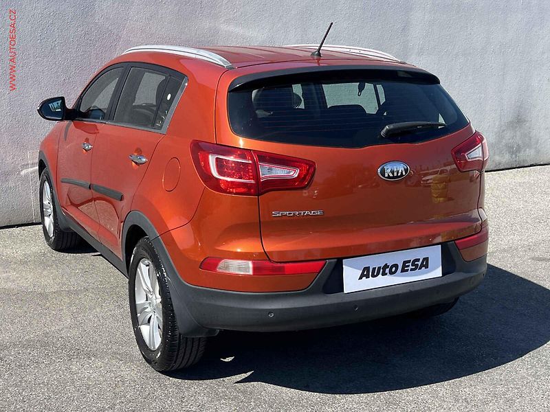 Kia Sportage (2013) 1.6 GDi, 2.maj,ČR, autoAC - fotka 6 z 17