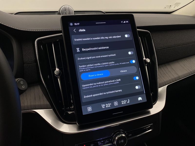 Volvo XC90 T8 AWD PLUG-IN ULTIMATE BRIGHT - fotka 54 z 74
