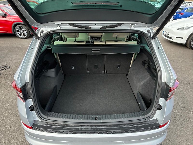 Škoda Kodiaq (2022) L&K 2.0TDI 147kW DSG 4x4  TAŽ. - fotka 6 z 11