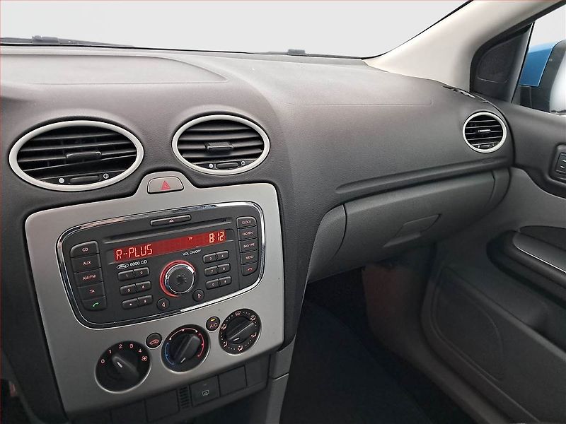 Ford Focus (2010) 1.6 16V, ČR,1.maj, po STK - fotka 15 z 17