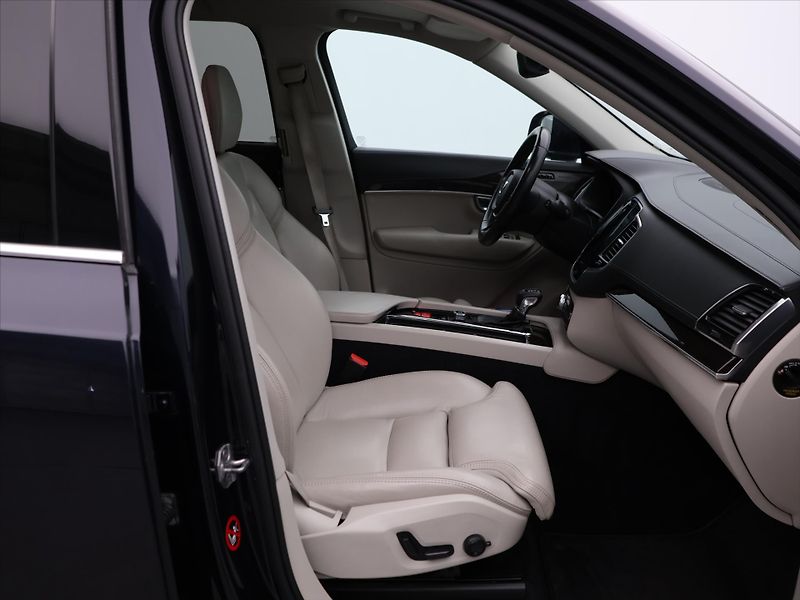 Volvo XC90 2,0 D5 177kW AWD CZ Inscriptio - fotka 12 z 36