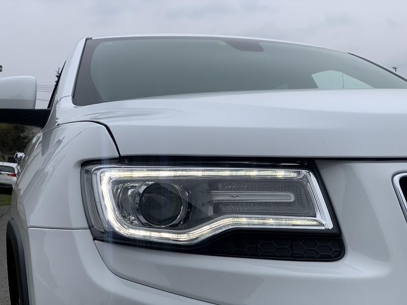 Jeep Grand Cherokee 3.0CRD LIMITED NAVI KAMERA  - fotka 46 z 52