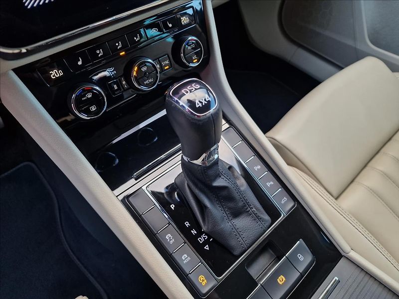 Škoda Superb 2.0TDI 140kW DSG 4x4 L&K ,ČR - fotka 33 z 50