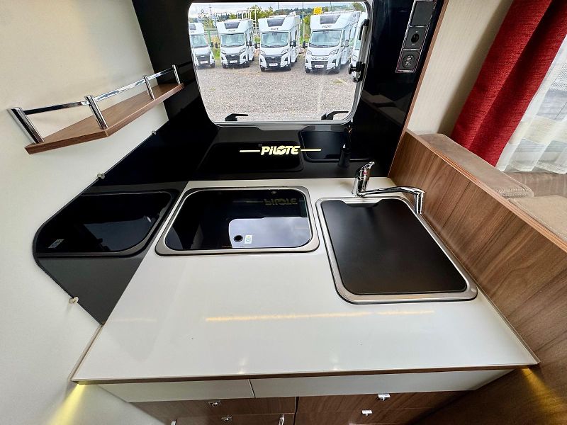 Pilote G700GJ Essentiel *REZERVACE* - fotka 23 z 37