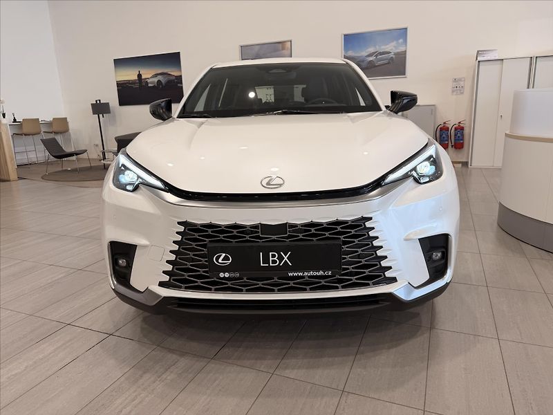 Lexus LBX (2025) 1,5 Relax Advanced  Hybrid - fotka 2 z 11