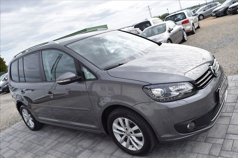 Volkswagen Touran 1,6 TDI 77KW BIXENON TAŽNÉ - fotka 4 z 40