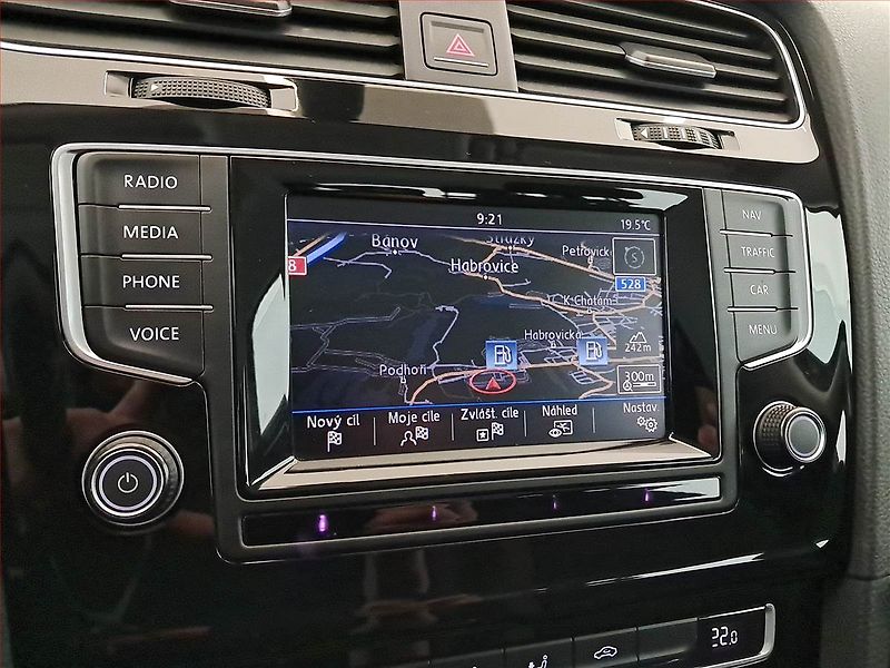 Volkswagen Golf (2014) Highline 1.6 TDI, Navi - fotka 13 z 16