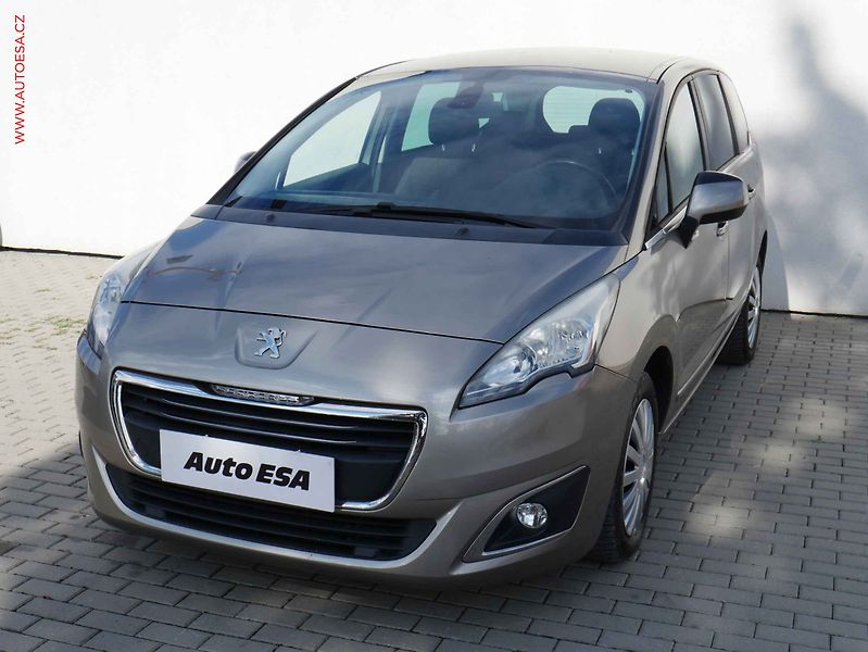 Peugeot 5008 (2015) 1.6HDi, 2.maj,ČR, Allure - fotka 3 z 19