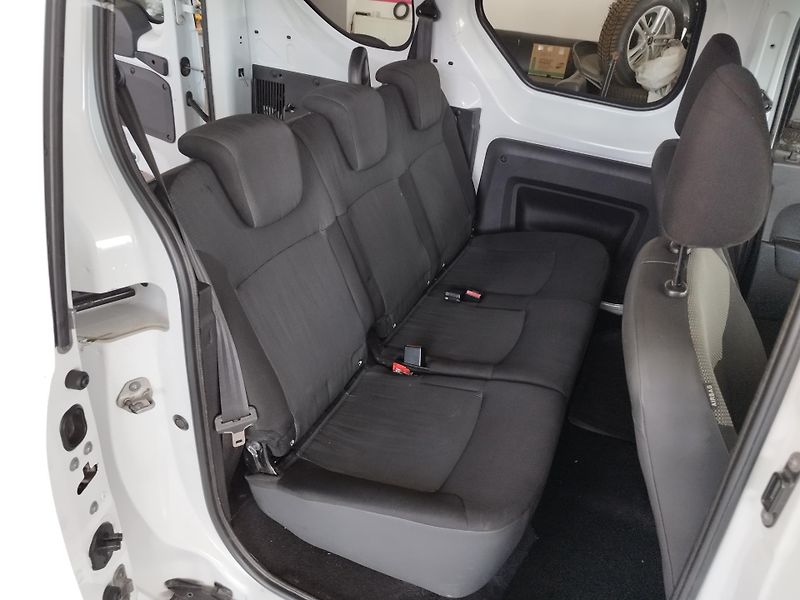 Dacia Dokker (2013) 1,6I,61KW,SERVISNÍ KNÍŽKA - fotka 11 z 20