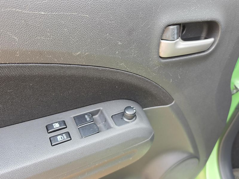 Suzuki Splash 1.2i 63kW KLIMA*REZERVACE* - fotka 9 z 46