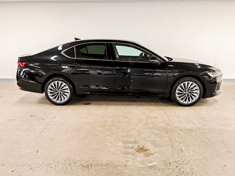Škoda Superb (2025) iV 1.5 TSI 150 kW DSG L&K - fotka 30 z 34