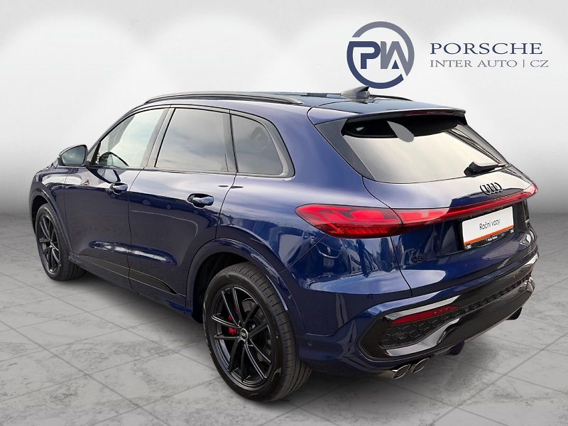 Audi Q5 2.0TDi 150kW S-Line quattro - fotka 5 z 21