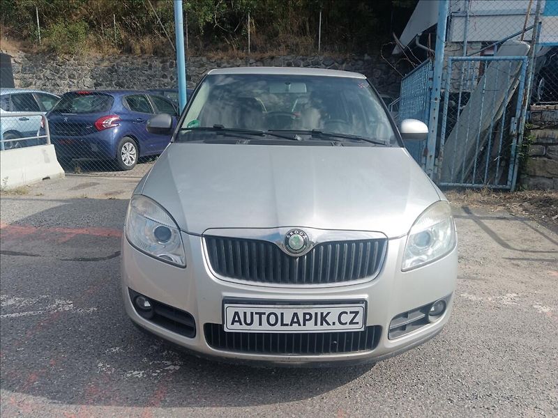 Škoda Fabia 1,4 i  Elegance - fotka 2 z 21