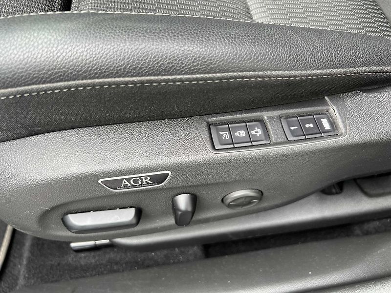 Opel Insignia Grand Sport 2.0 CDTi 128kW DPH - fotka 10 z 17