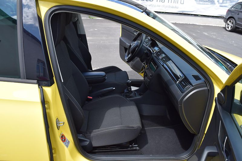 Škoda Rapid (2014) 1.2TSI 63kw AMBITION PANO OPS - fotka 32 z 50