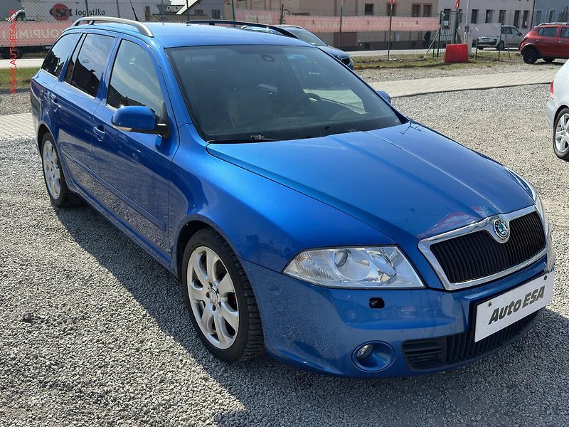 Škoda Octavia (2008) 2.0 FSi, xenon, autoAC - fotografie inzerátu
