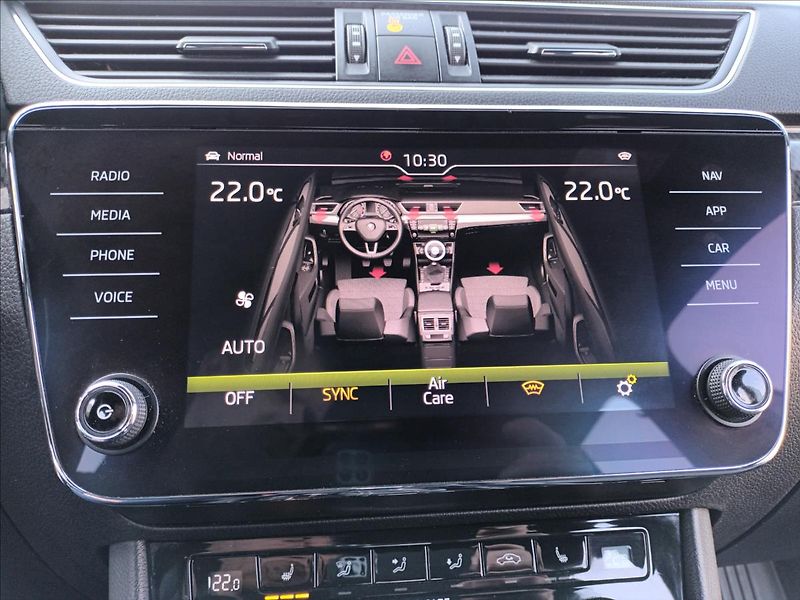 Škoda Superb 2,0 TDI,4X4,Sportline,ČR,DSG, - fotka 43 z 50