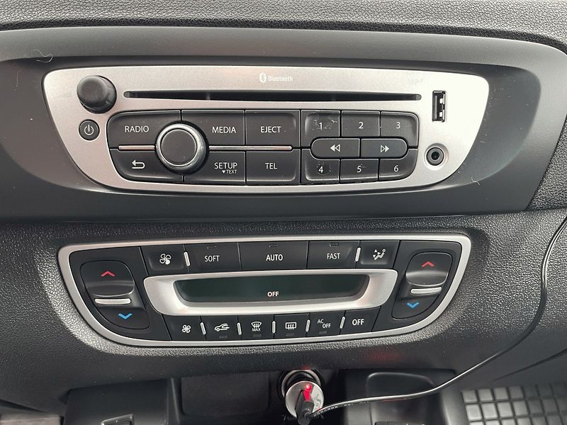 Renault Scénic (2014) 1.5 dCi,81kW,Klima,ČR - fotka 18 z 30