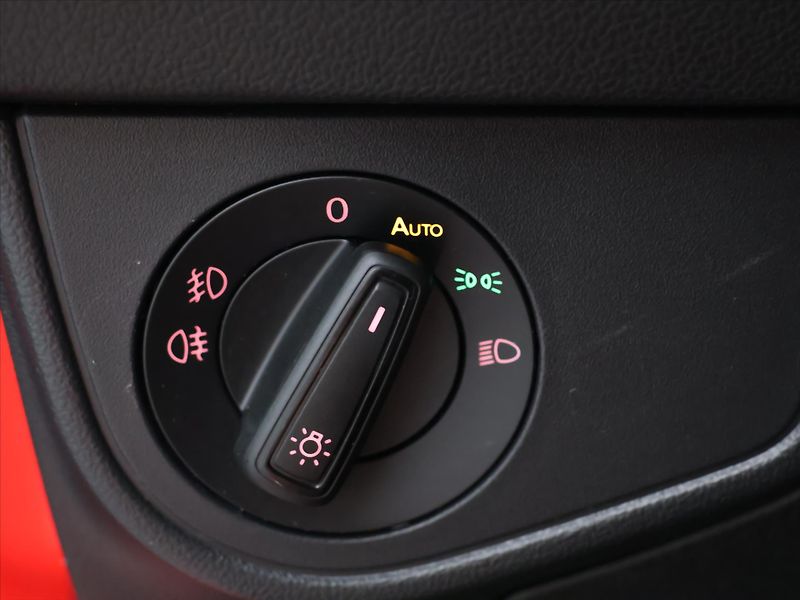 Volkswagen Polo 2,0 TSI GTI 147kW DSG LED Beat - fotka 16 z 33