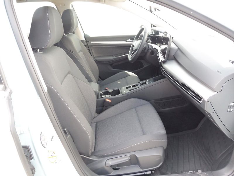 Volkswagen Golf (2025) People 1,5 TSI 85kW mHEV DSG - fotka 9 z 26