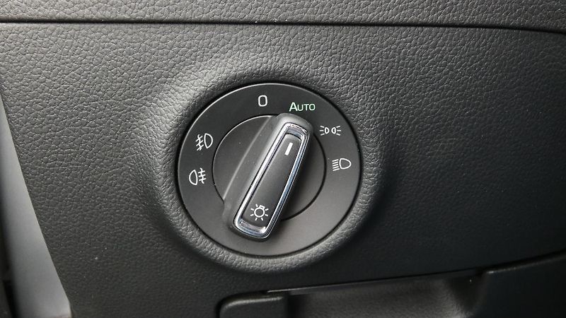 Škoda Superb 1.4 TSI iV Ambition DSG - fotka 10 z 26