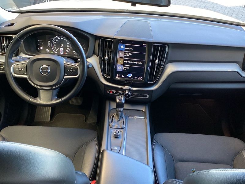 Volvo XC60 D4 AWD MOMENTUM - fotka 10 z 26