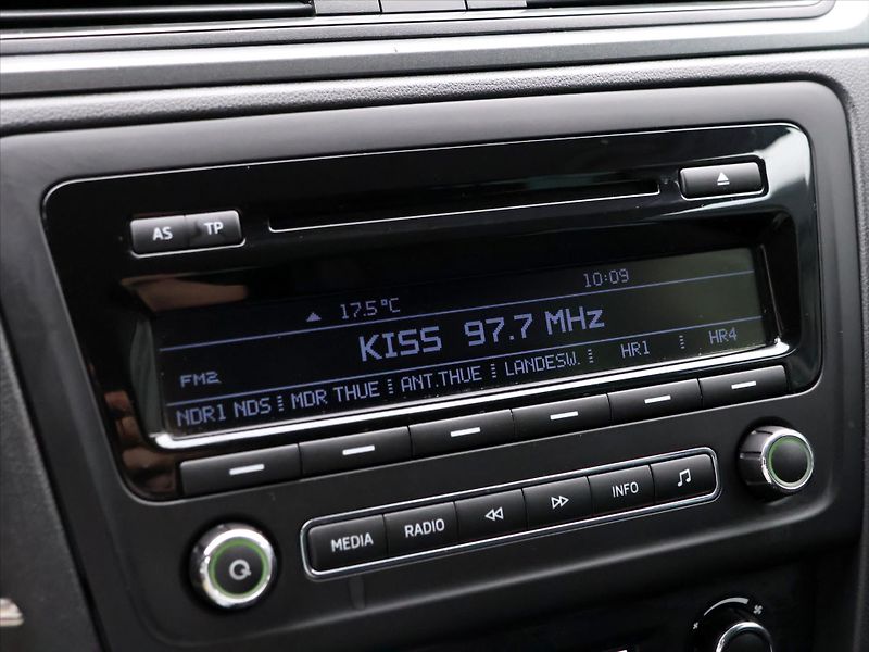 Škoda Rapid 1,2 TSI 77kW Xenon 1.Maj. - fotka 21 z 33