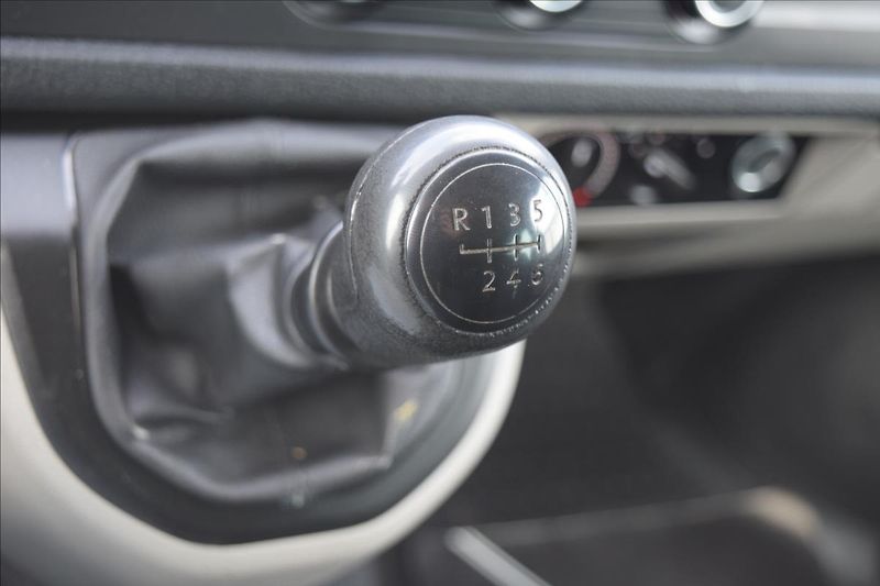 Volkswagen Transporter 2,0 TDI 110KW KLIMA TAŽNÉ NAVI - fotka 45 z 48