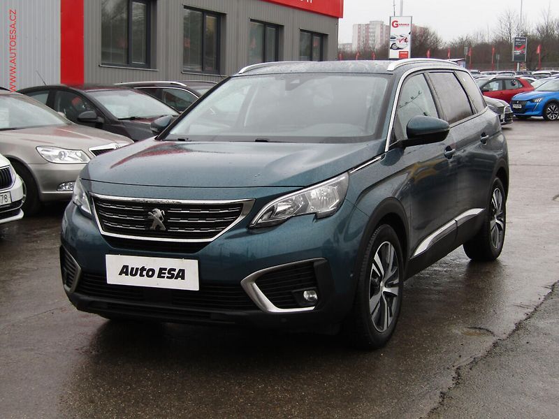 Peugeot 5008 (2019) 1.5 HDi, Allure, TZ, navi - fotka 3 z 21