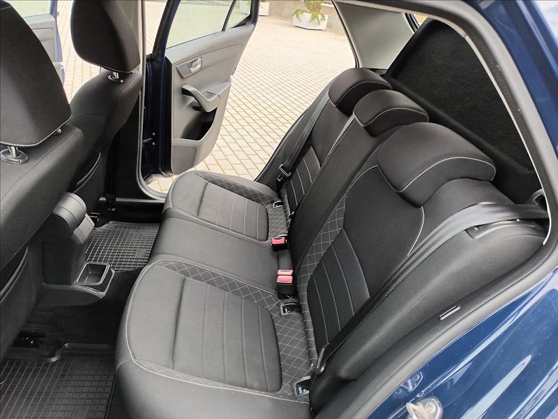 Škoda Fabia 1,0 TSI,81KW,DIGIKLIMA,TEMPOMA - fotka 16 z 35