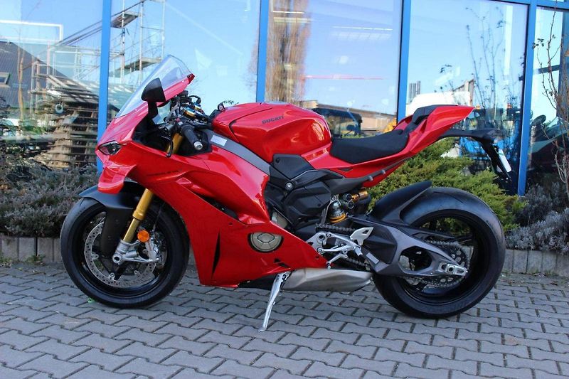 Ducati Panigale V4 S (2025) 2025  jen 3400 km - fotka 10 z 11