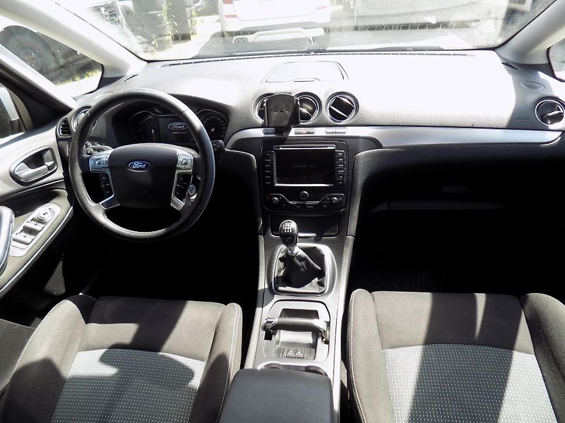Ford S-MAX 2,0 TDCI 103 KW VÝHŘEV, TAŽNÉ - fotka 27 z 41