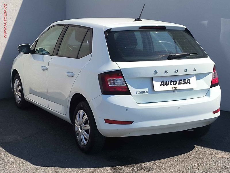 Škoda Fabia (2019) 1.0 MPi, Active, AC - fotka 6 z 16