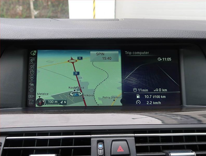 BMW Řada 5 (2013) 525d xDrive, 4X4, Automat - fotka 16 z 26