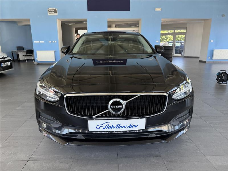 Volvo S90 2,0   173 kW,D5,4x4 - fotka 2 z 33