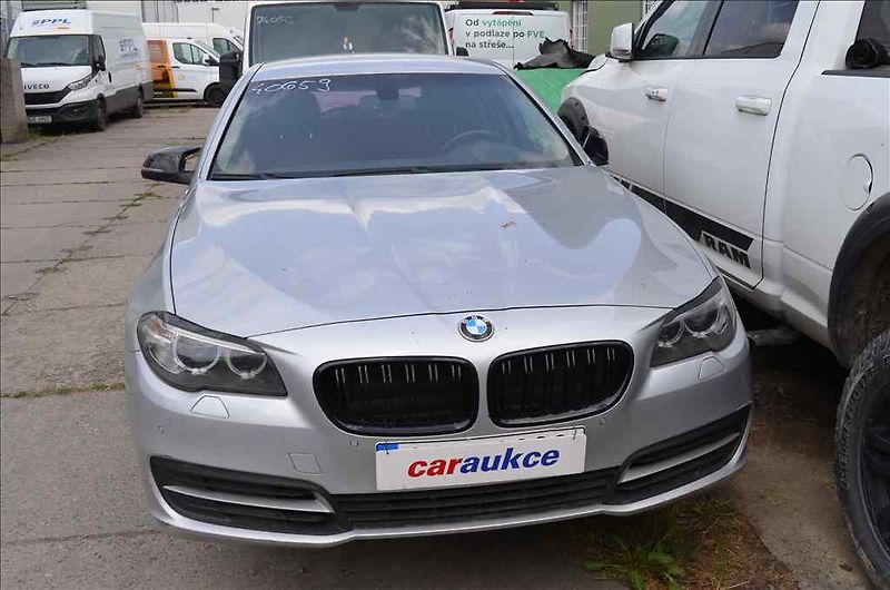 BMW Ostatní (2016) 520D TOURING AT - fotka 2 z 14
