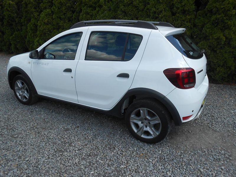 Dacia Sandero STEPWAY,NAVI,KAMERA,LED! - fotka 43 z 44