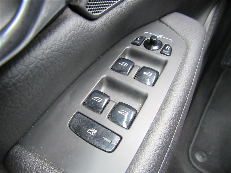 Volvo V90 2,0 D5 173kW AWD Automat - fotka 26 z 33