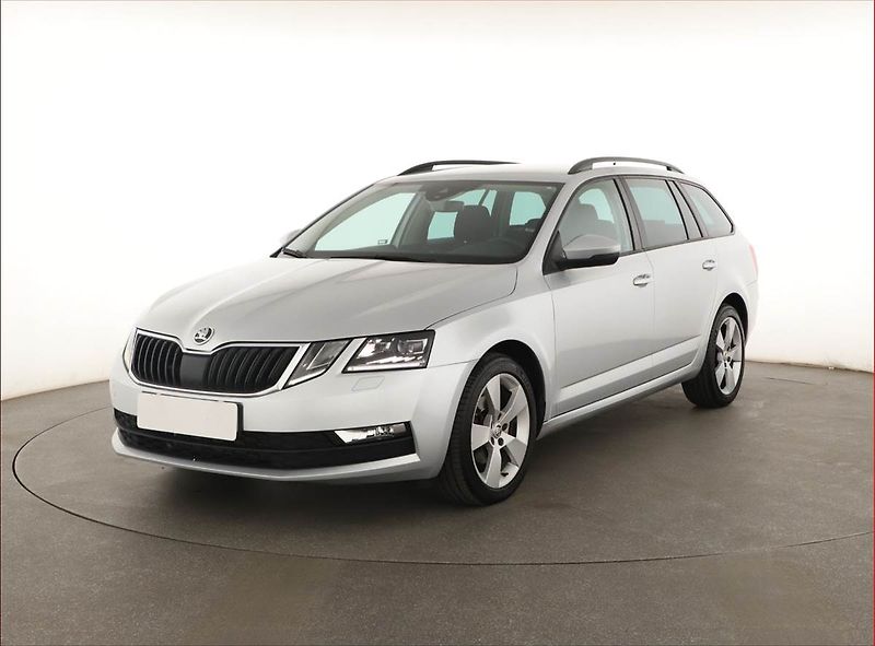 Škoda Octavia (2017) 2.0 TDI, Navi, Tempomat - fotka 2 z 20