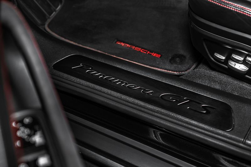 Porsche Panamera GTS PDLS+/BOSE/HUD/PASM/PANO/ - fotka 21 z 27