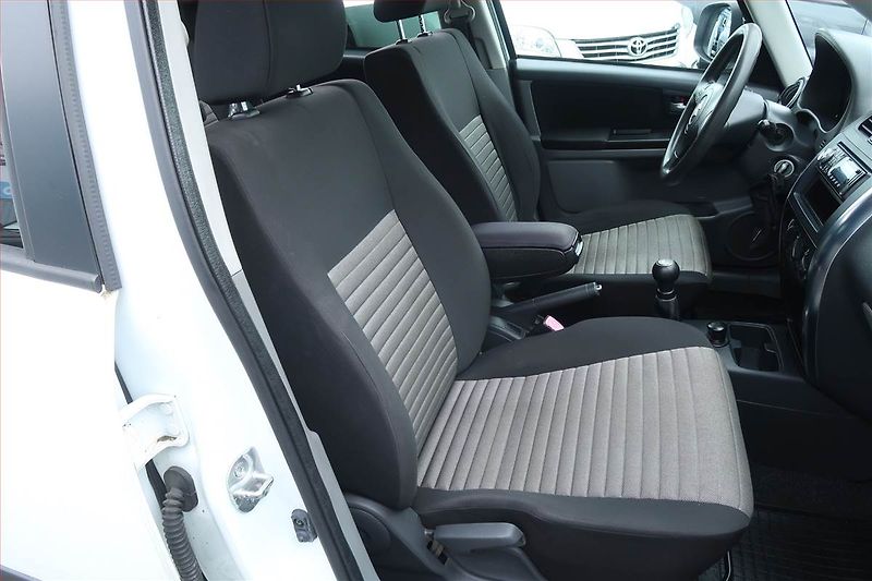 Suzuki SX4 (2011) 1.6 VVT, Serv.kniha - fotka 9 z 15