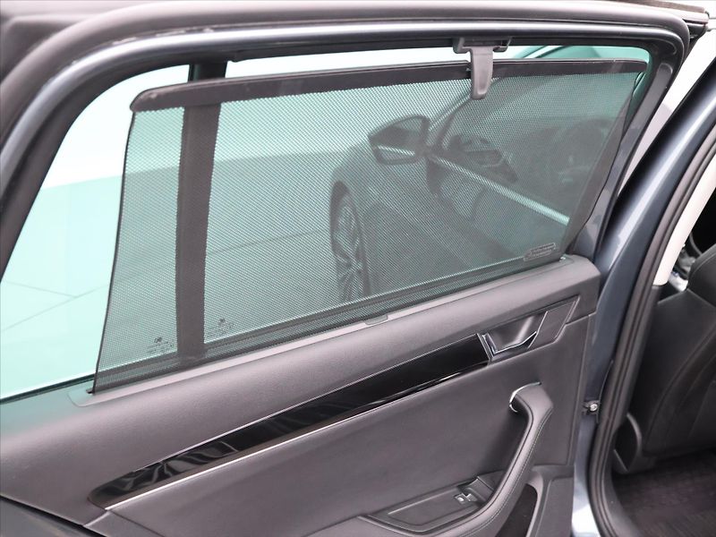 Škoda Superb 2,0 TSI 200kW DSG 4x4 L&K DPH - fotka 33 z 43