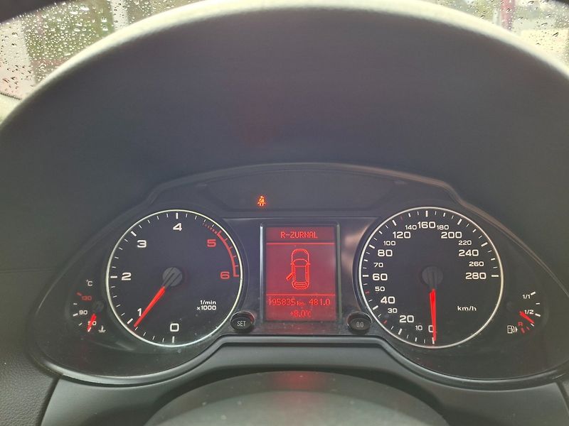 Audi Q5 (2012) 2.0TDI 105kW QUATTRO S-LINE - fotka 15 z 35