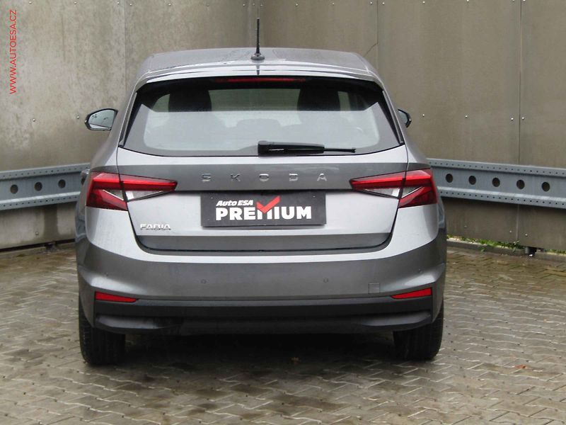 Škoda Fabia (2025) 1.0TSi, 1.maj,ČR, LED, AC - fotka 5 z 20
